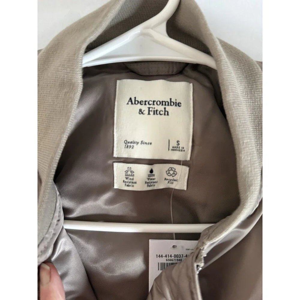 Abercrombie & Fitch Bomber Jacket Small Oversized Taupe Satin Minimalist NWT - Picture 3 of 6